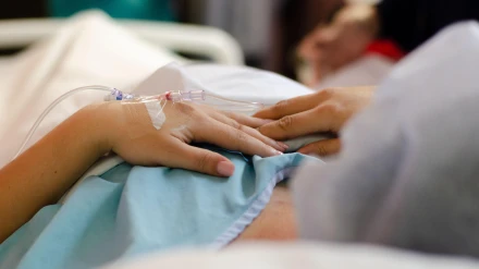 Un paciente de cáncer durante su tratamiento de quimioterapia