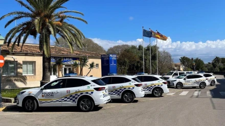 Coches de la Policía Local de Alcúdia.SOCIEDAD POLICÍA LOCAL DE ALCÚDIA