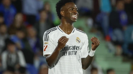 El delantero del Real Madrid Vinicius Jr. durante el partido de la jornada 33 de LaLiga que Getafe CF y Real Madrid disputan hoy miércoles en el Coliseum de Getafe