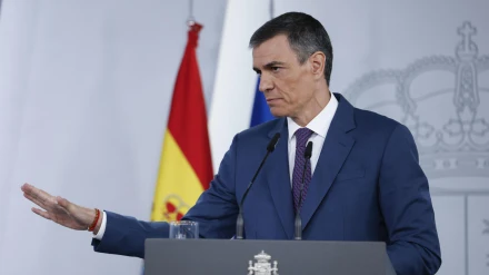 El presidente del Gobierno, Pedro Sánchez, hace una declaración ante los medios este martes en el Palacio de la Moncloa