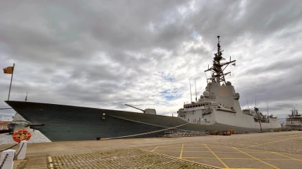 Foto de archivo de la fragata "Méndez Núñez" atracada en el Arsenal de Ferrol