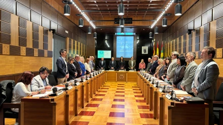 Sesión plenaria en el Ayuntamiento de Huesca