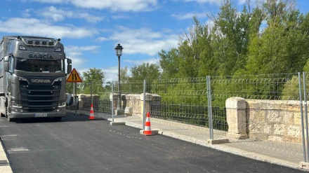 El puente medieval ha recuperado el tráfico tanto rodado como peatonal en San Esteban de Gormaz