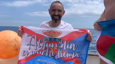 Basurko consigue el reto de cruzar Estrecho de Gibraltar para reclamar oncólogos en El Bierzo (León)
