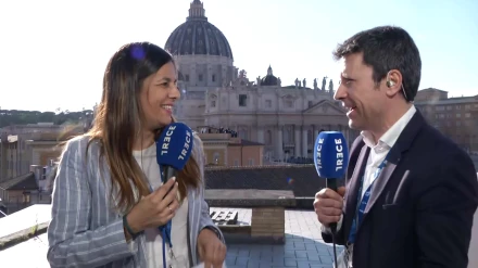 Emoción en el set de TRECE en Roma al conocer al Papa León XIV: así te lo contaron Irene Pozo y José Luis Pérez