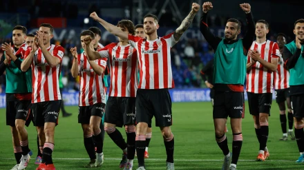 El Athletic celebra la clasificación para la Champions tras el gol de Vivian que le dio al equipo la victoria frente al Getafe