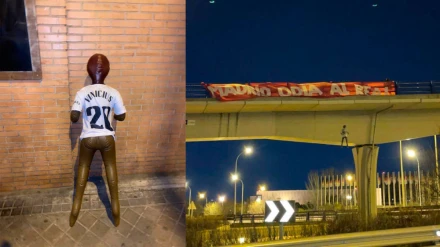 El muñeco de Vinicius colgado de un puente
