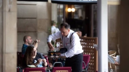 Bares cerrados y camiones parados: el drama laboral oculto de Alicante