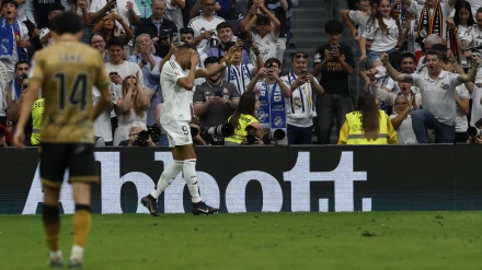Mbappé celebra su segundo gol, en el Real Madrid - Real Sociedad
