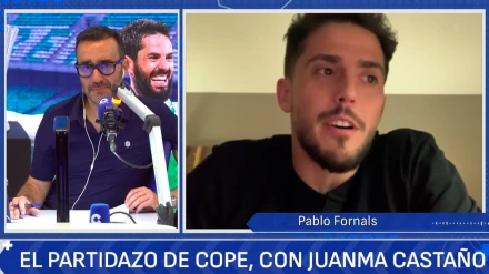 Juanma Castaño charla con Pablo Fornals, jugador del Betis, en El Partidazo de COPE