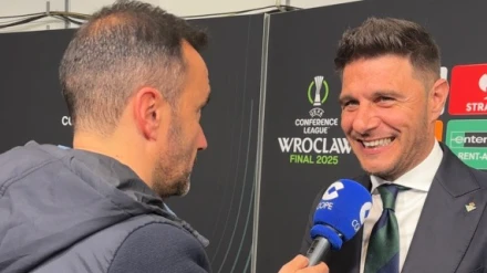 Juanma Castaño entrevista a Joaquín tras la final de la Conference League