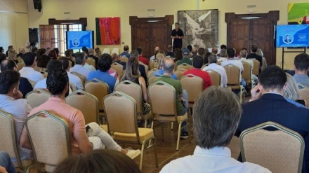 Toni Nadal, durante un momento de charla a los empresarios