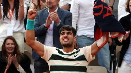 Carlos Alcaraz forzó el quinto set en la final de Roland Garros tras ir dos sets abajo