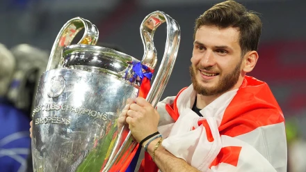 Kvaratskhelia, con la Champions League ganada con el PSG