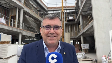 Las playas de la Costa Tropical se están preparando para afrontar el verano con su mejor cara