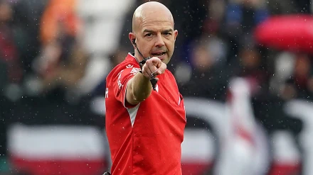 El colegiado González Fuertes durante esta temporada