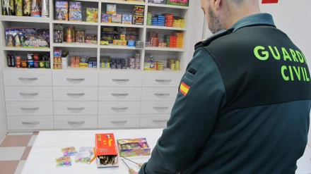 La Guardia Civil aconseja sobre el uso de material pirotécnico