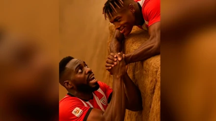 Fotograma del vídeo que utiliza a los hermanos Williams como si estuvieran en El Rey León