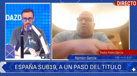 Juanma Castaño habla con Ramón García, padre del futbolista Pablo García