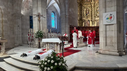 Juan José Conde Muela y José Luis García Mairena, ordenados diáconos para la Diócesis de Santander.
