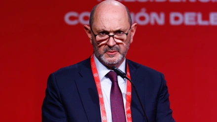 Rafael Louzan, presidente de la Real Federación Española de Fútbol, asiste a la Asamblea General para las elecciones a la Presidencia y a la Comisión Delegada de la RFEF