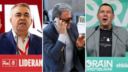 Santos Cerdán (izq), Antxon Alonso (cent) y Arnaldo Otegi (dech)