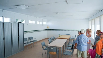 Antigua escuela de Almendricos reconvertida por el Ayuntamiento de Lorca en un centro social para mayores de la pedanía