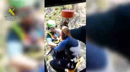 Vemos aquí cómo han sido los rescates de dos caídas en barrancos de Otívar y Poqueira por el GREIM de la Guardia Civil