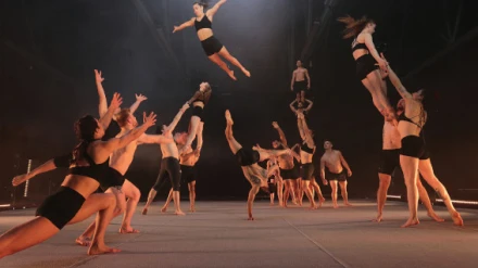 Bailarines en plena actuación durante una edición anterior del Festival Internacional de Artes Escénicas FRESCA!