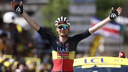Tim Wellens celebrando su victoria en el Tour de Francia