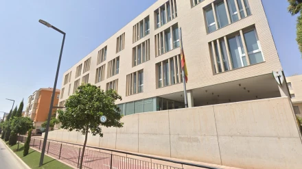 Fachada del Cuartel de la Guardia Civil en Lorca