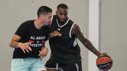 Codi Miller McIntyre con Sastre