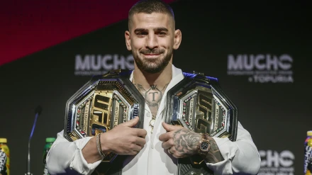 Ilia Topuria despues de su pelea contra Charles Oliveira