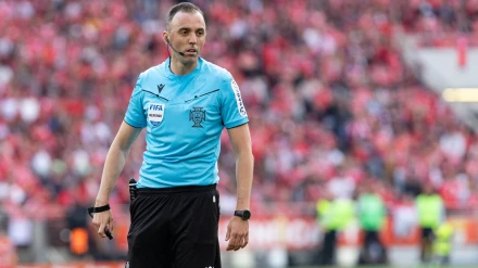 Joao Pinheiro arbitrando un partido de la liga portuguesa