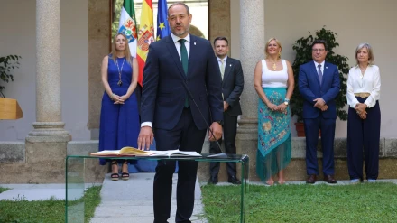 Francisco José Ramírez toma posesión como consejero de la Junta de Extremadura