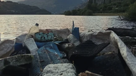 La basura llega a los embalses