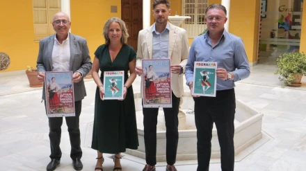 Vicepresidente de Diputación de Granada Eric Escobedo, diputada de Igualdad de Almería, María Luisa Cruz, alcalde de Berja, José Carlos Lupión, y presidente de la Asociación Cultural Abuxarra, presentan el Festival de Música Tradicional de La Alpujarra