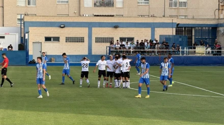 Los jugadores del FC Cartagena celebran el gol de Quique Romero ante el Águilas FC