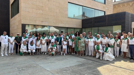 Los oscenses homenajeados en el Ayuntamiento