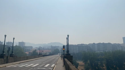 Los semáforos no funcionaron durante esta tarde en zonas de la ciudad por prevención dentro de las labores de los servicios de extinción para apagar un fuego