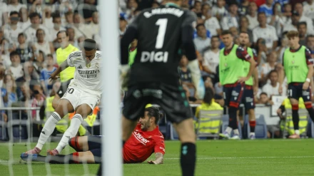 Penalti de Juan Cruz a Mbappé en el Real Madrid - Osasuna