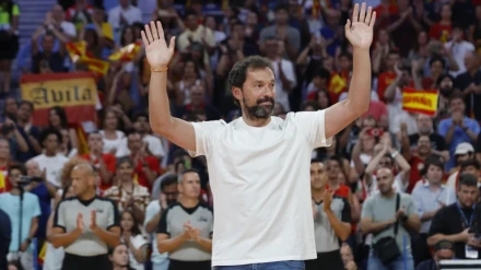 Sergi Llull agradecido a la afición en el homenaje de la Federación Española de Baloncesto