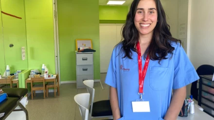 La logopeda del hospital Ribera Juan Cardona, Sara Dopico