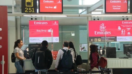 Zona de facturación de Emirates, una de las aerolíneas afectadas por la huelga del grupo Menzies.