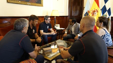 Recepción a los bomberos este viernes en el despacho de Alcaldía
