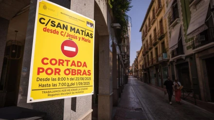 Imagen de la calle San Matías cortada por obras