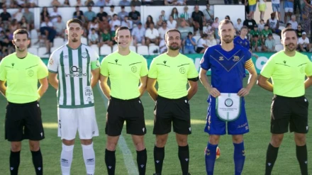 El Europa arrancó con una victoria ante el Juventud Torremolinos