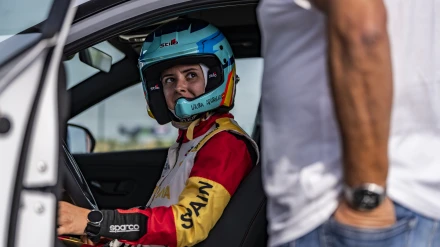 La piloto aragonesa Laura Aparicio