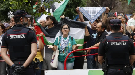 La iniciativa Gernika Palestina provocó la suspensión del final de la tercera etapa de la Vuelta.