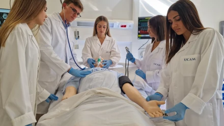 Estudiantes 5 curso medicina de la UCAM